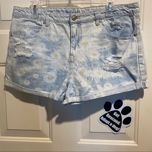 dELiA*s Destructed Shorts with Daisies Size 15